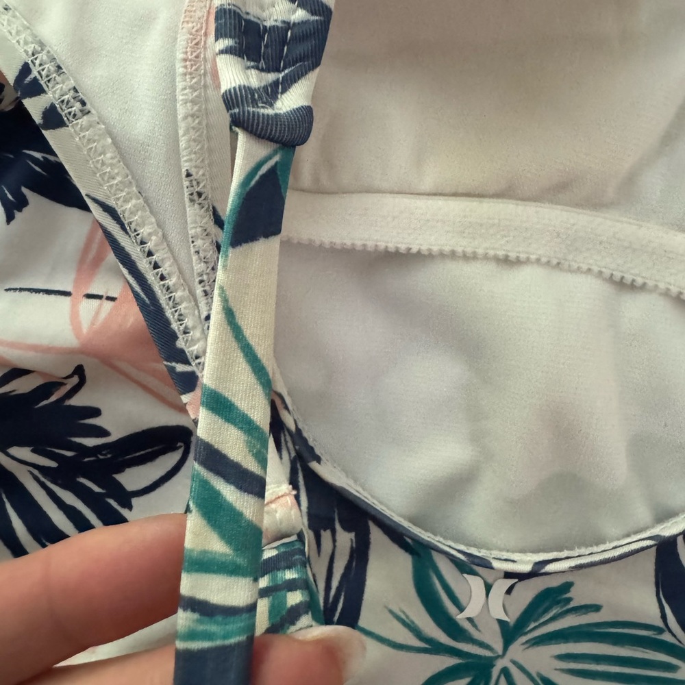 EUC Hurley low back one piece swimsuit Medium - Picture 6 of 11